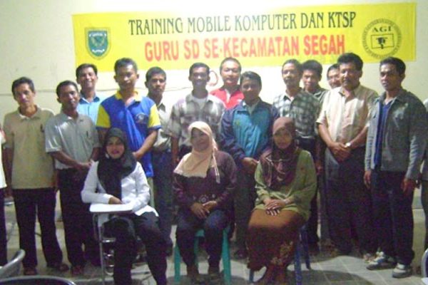 Training Mobile Komputer dan KTSP Guru SD Se-Kecamatan Segah Tahun 2008